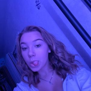 Meet your Posher, Alyssa